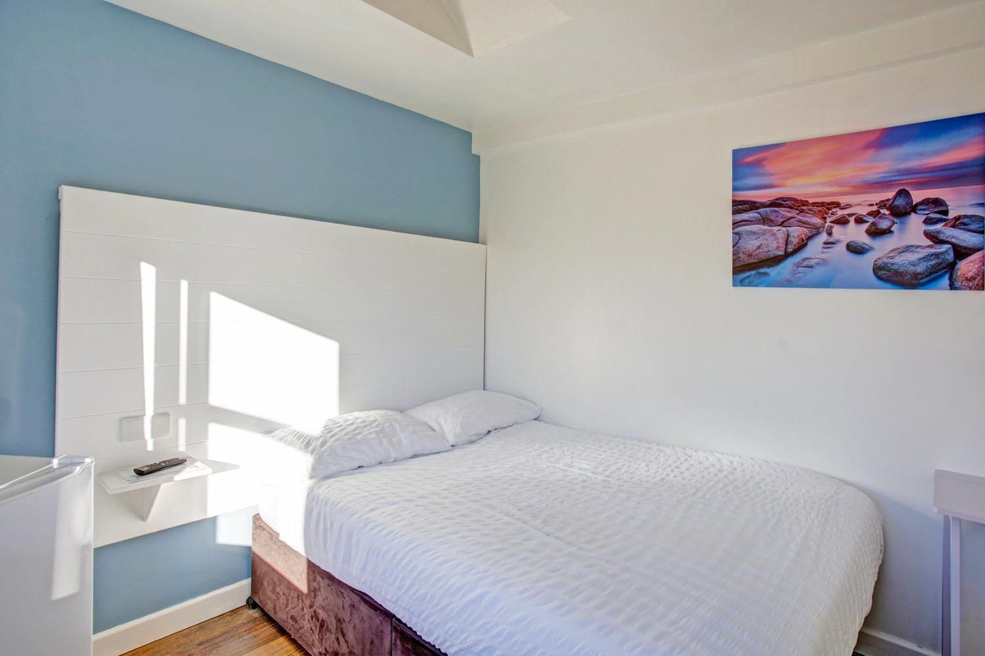 Oyo Aparthotel Hathern Ngoại thất bức ảnh
