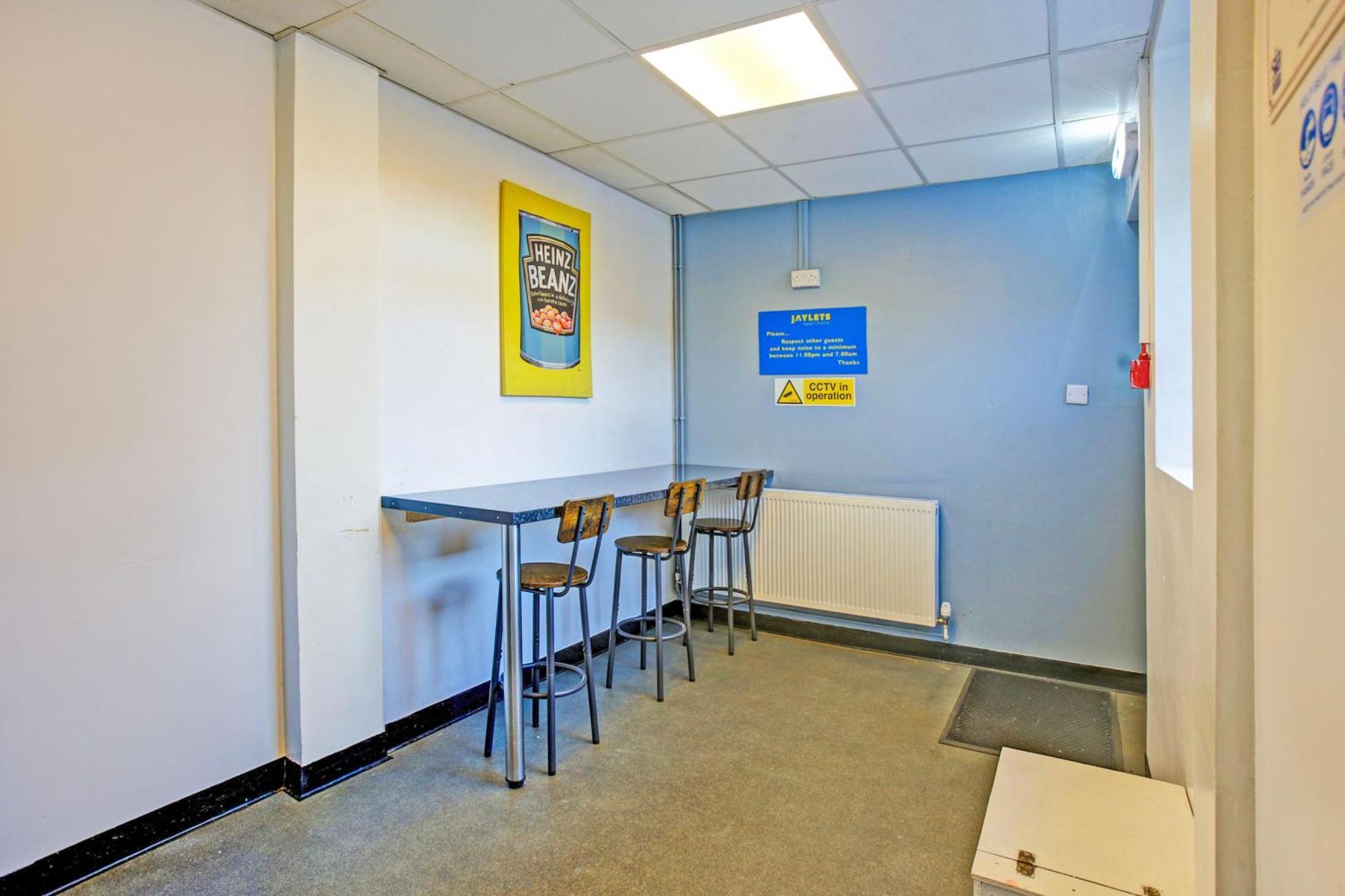 Oyo Aparthotel Hathern Ngoại thất bức ảnh