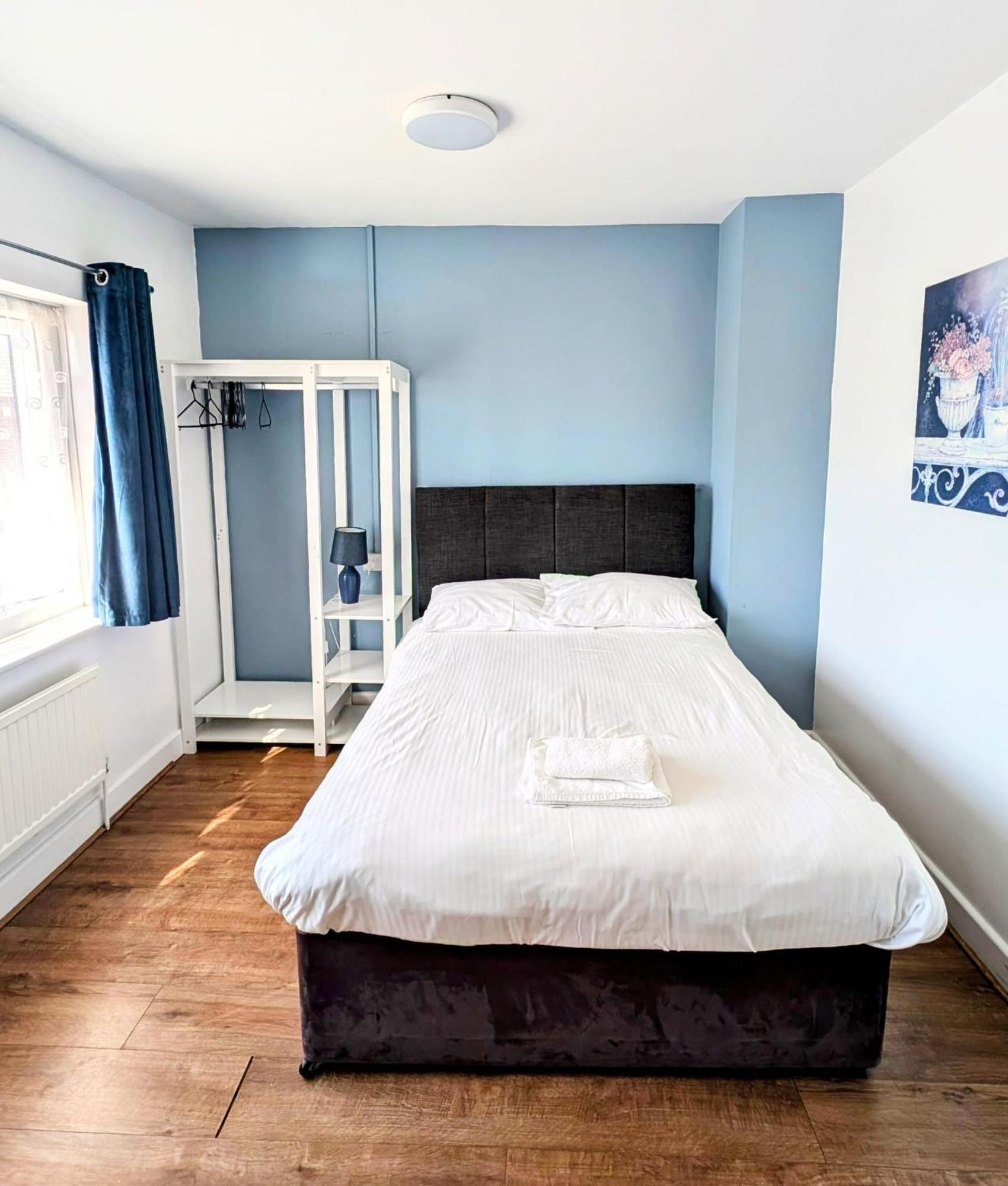 Oyo Aparthotel Hathern Ngoại thất bức ảnh