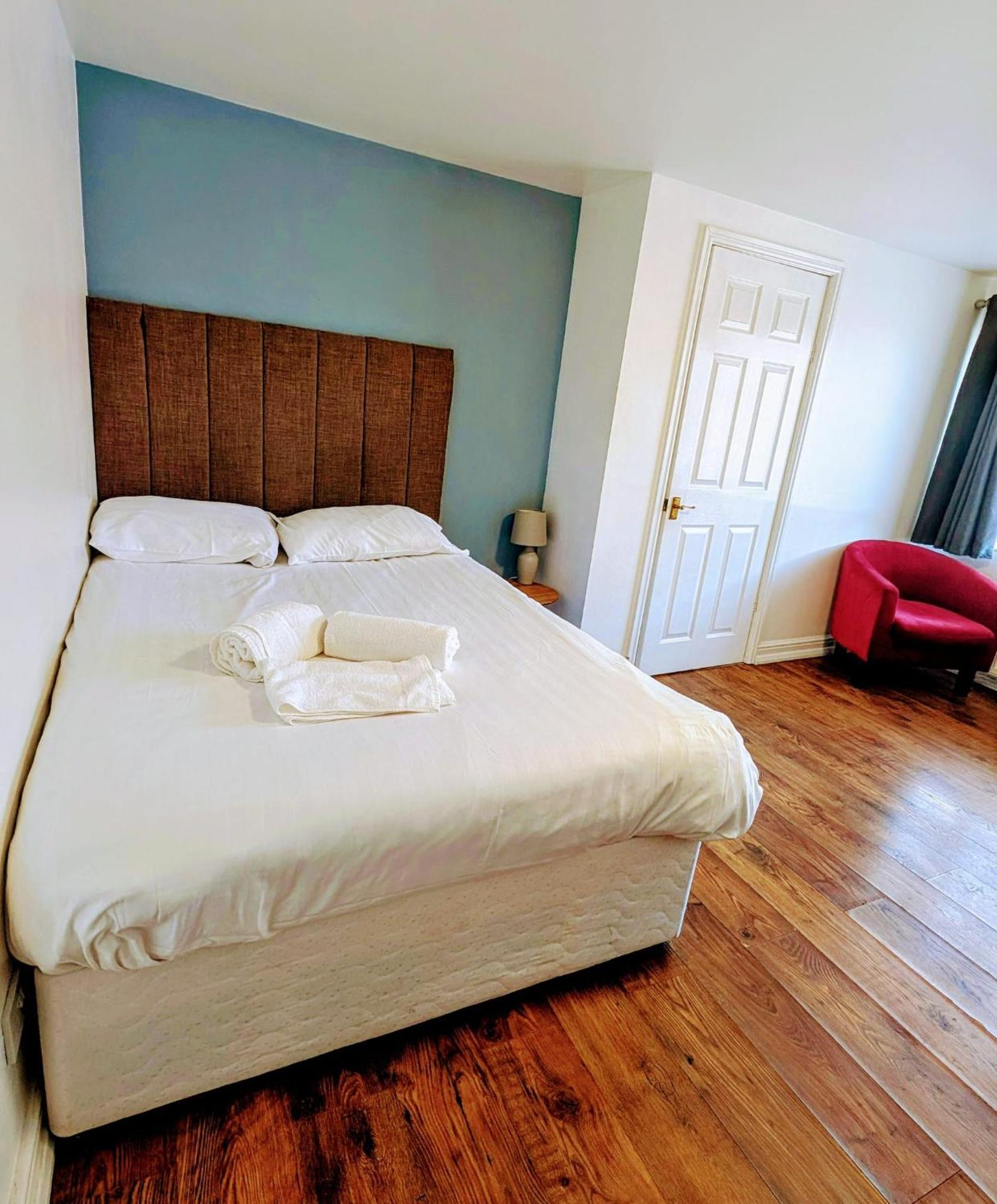 Oyo Aparthotel Hathern Ngoại thất bức ảnh